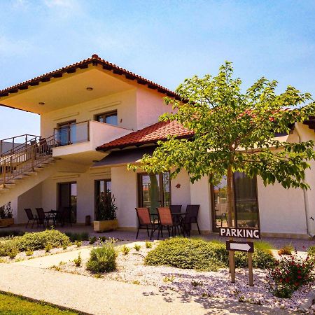Varkes Suites 1 Nea Poteidaia Bagian luar foto