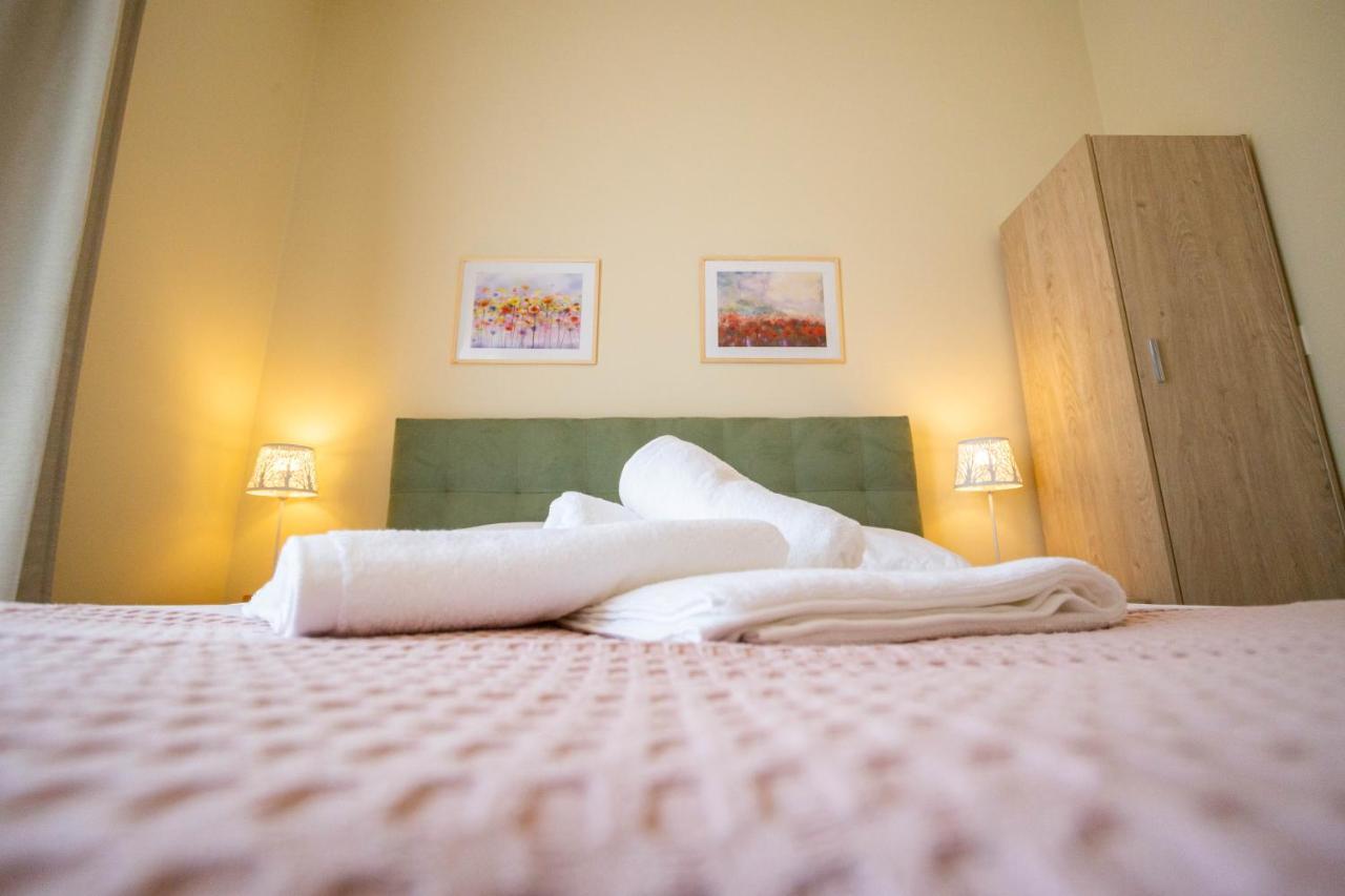 Varkes Suites 1 Nea Poteidaia Bagian luar foto
