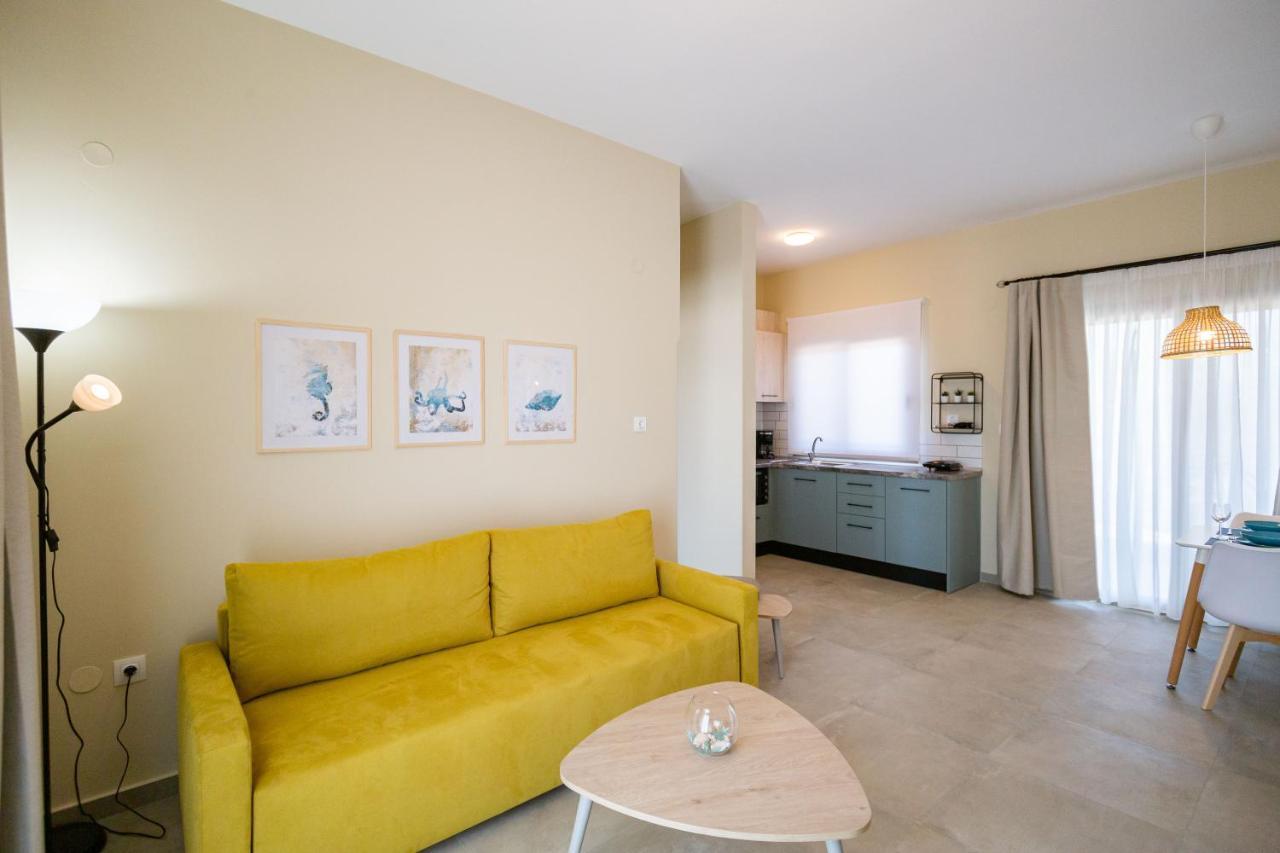 Varkes Suites 1 Nea Poteidaia Bagian luar foto