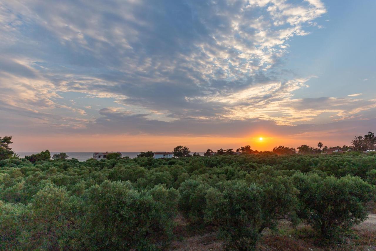 Varkes Suites 1 Nea Poteidaia Bagian luar foto