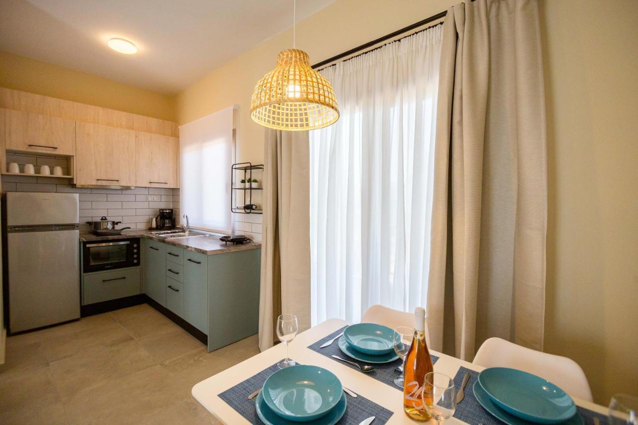Varkes Suites 1 Nea Poteidaia Bagian luar foto